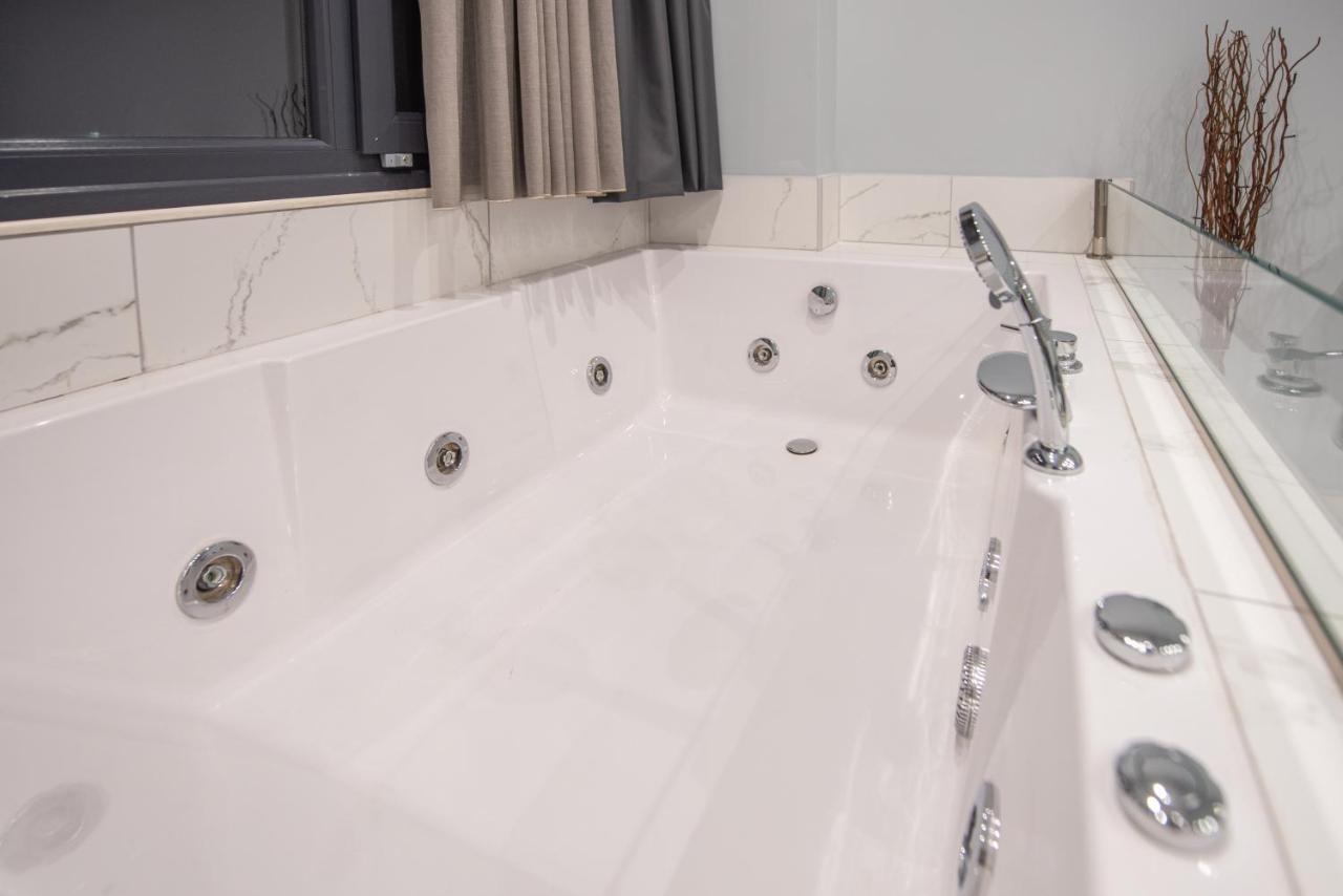 Sea & City Luxury Suite Θεσσαλονίκη Εξωτερικό φωτογραφία